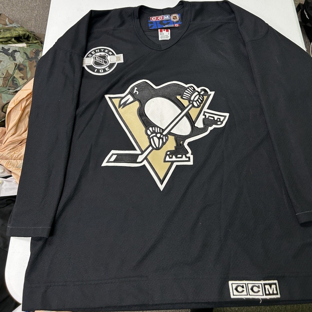 CCM Hockey Jersey Mens Large Black Pittsburgh Penguins NHL Center Ice Vintage